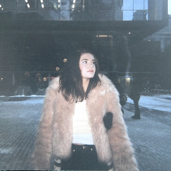 Forever 21 Jackets & Blazers - Y2K Faux fur forever 21 coat